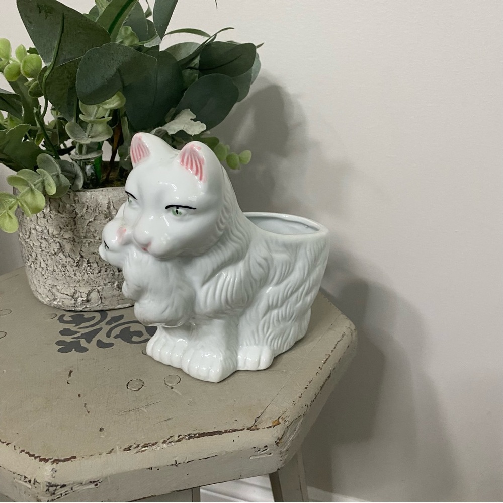 Vintage White Hand painted Ceramic Cat & Kitten Planter
